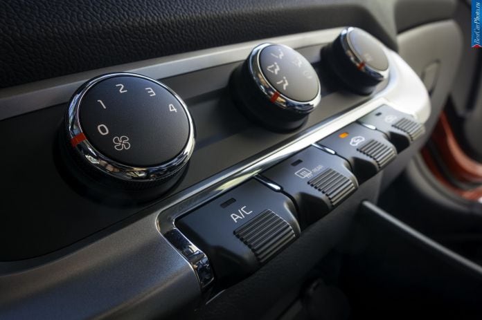 2016 Kia Rio 5-door - фотография 14 из 15