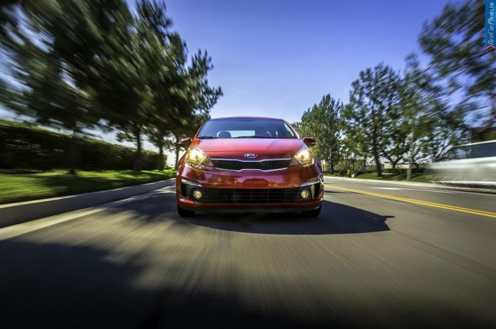 2016 Kia Rio Sedan - фотография 4 из 19