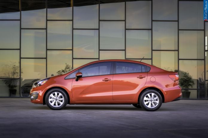2016 Kia Rio Sedan - фотография 8 из 19