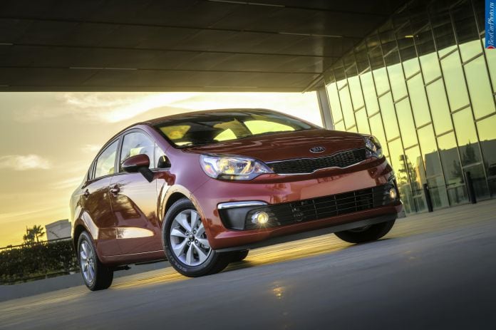 2016 Kia Rio Sedan - фотография 9 из 19