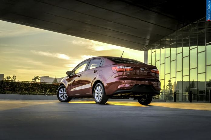 2016 Kia Rio Sedan - фотография 10 из 19