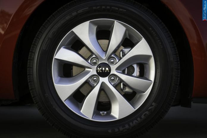 2016 Kia Rio Sedan - фотография 13 из 19