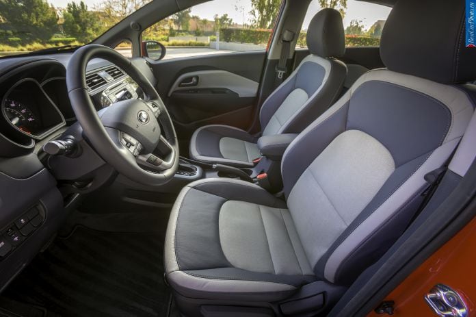 2016 Kia Rio Sedan - фотография 14 из 19