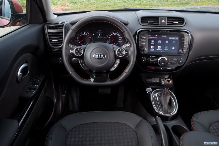 2016 Kia Soul Turbo - фотография 12 из 16
