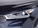 kia_2017_cadenza_009.jpg