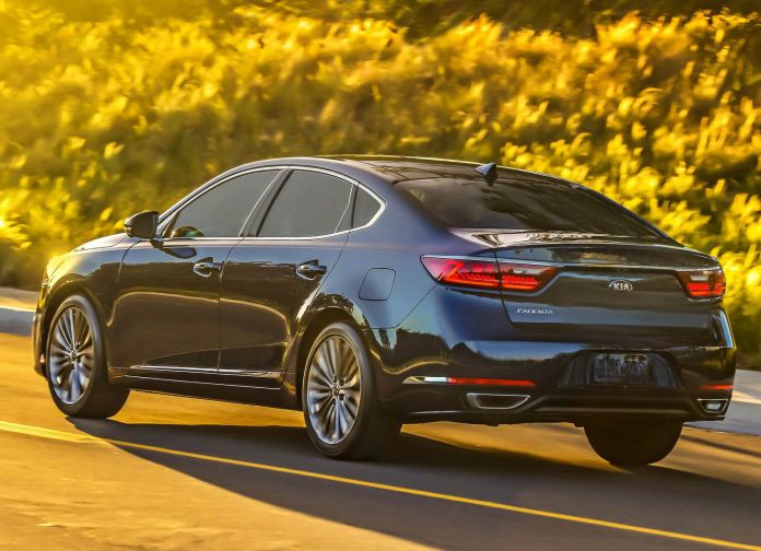 2017 Kia Cadenza - фотография 40 из 94
