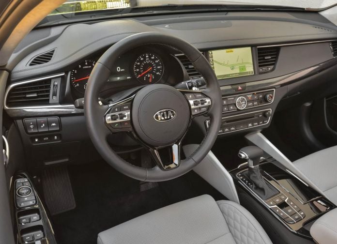 2017 Kia Cadenza - фотография 43 из 94