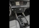 kia_2017_cadenza_081.jpg