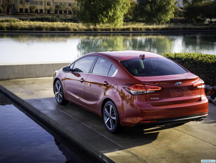 2017 Kia Forte - фотография 2 из 8