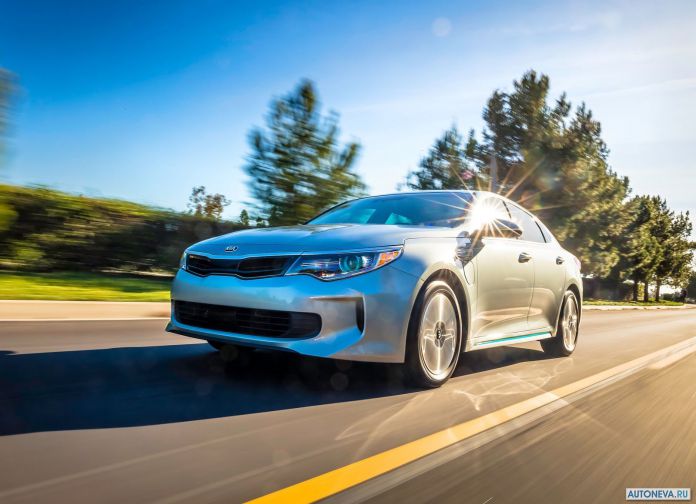2017 Kia Optima Plug-in Hybrid - фотография 3 из 17