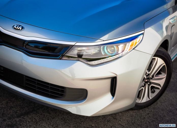 2017 Kia Optima Plug-in Hybrid - фотография 14 из 17