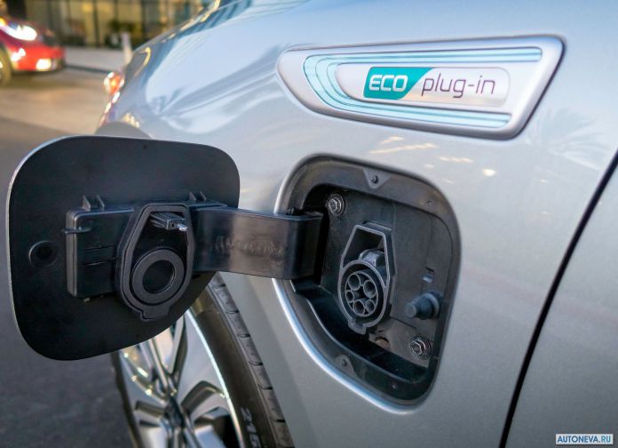 2017 Kia Optima Plug-in Hybrid - фотография 15 из 17