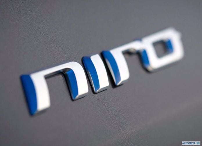 2018 Kia Niro Plug-in Hybrid - фотография 25 из 28