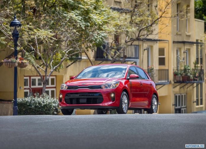 2018 Kia Rio 5-door - фотография 5 из 29
