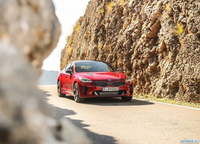 2018 Kia Stinger - фотография 37 из 255