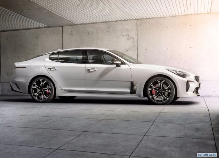 2018 Kia Stinger - фотография 72 из 255
