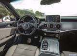 kia_2018_stinger_146.jpg