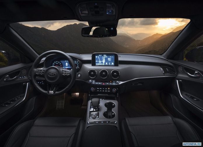 2018 Kia Stinger - фотография 148 из 255
