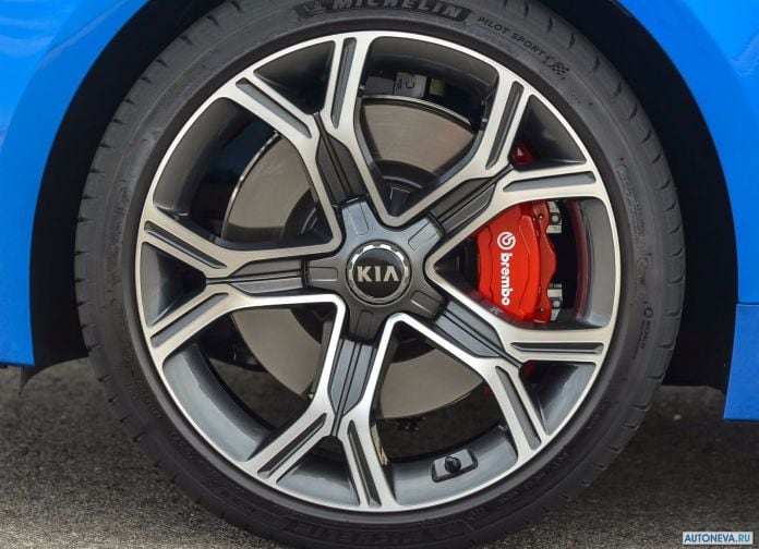 2018 Kia Stinger - фотография 225 из 255