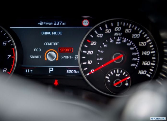 2018 Kia Stinger UK-version - фотография 154 из 206