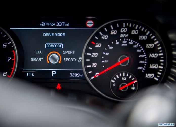 2018 Kia Stinger UK-version - фотография 155 из 206