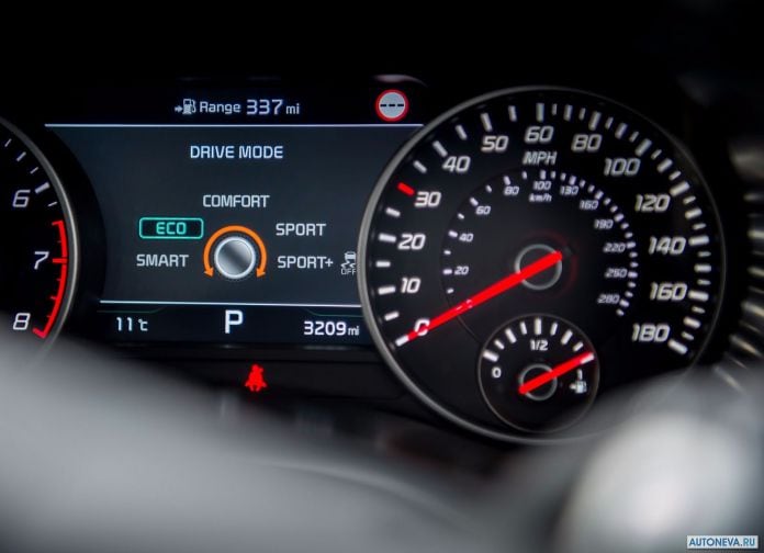 2018 Kia Stinger UK-version - фотография 156 из 206