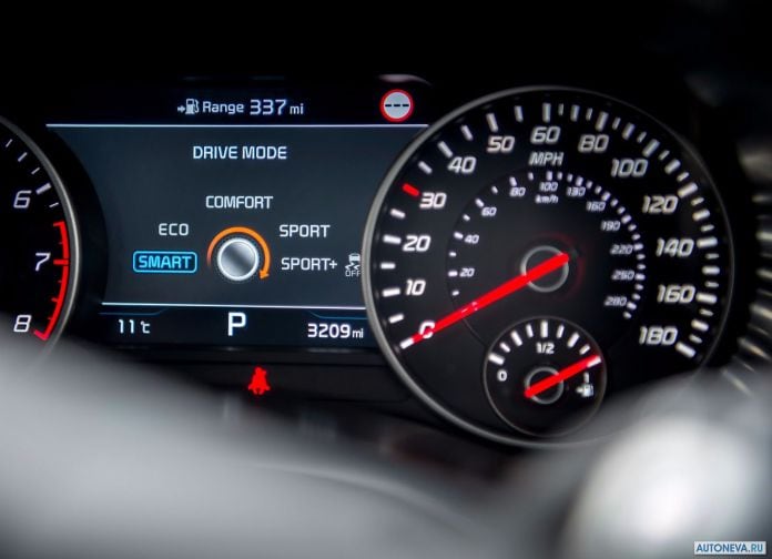2018 Kia Stinger UK-version - фотография 157 из 206