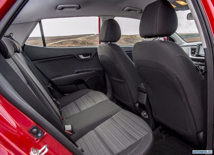 2018 Kia Stonic UK-version - фотография 123 из 180