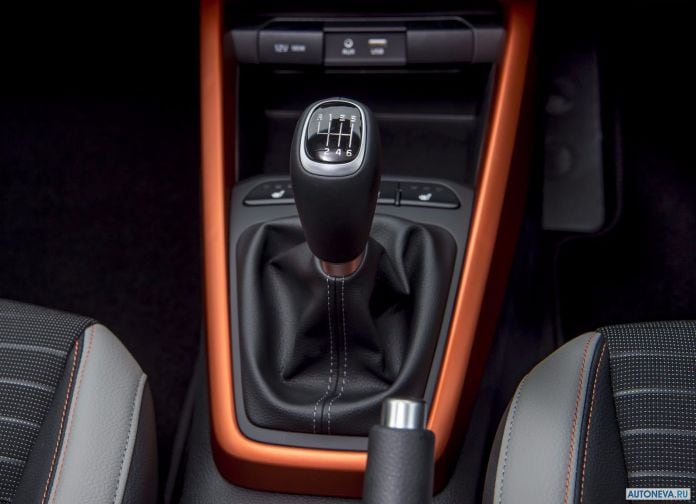 2018 Kia Stonic UK-version - фотография 129 из 180