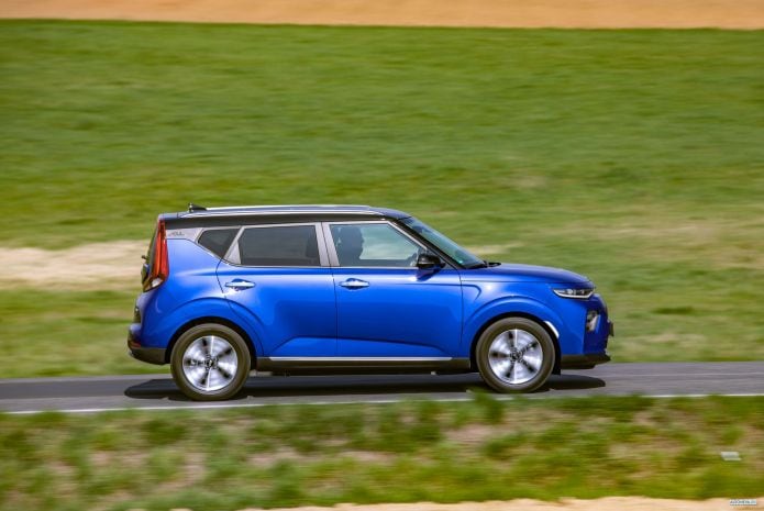 2020 Kia e-Soul - фотография 16 из 40