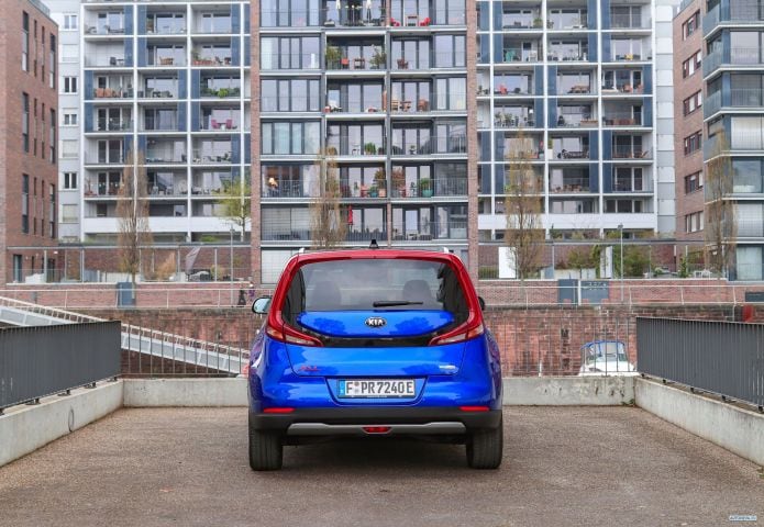 2020 Kia e-Soul - фотография 24 из 40