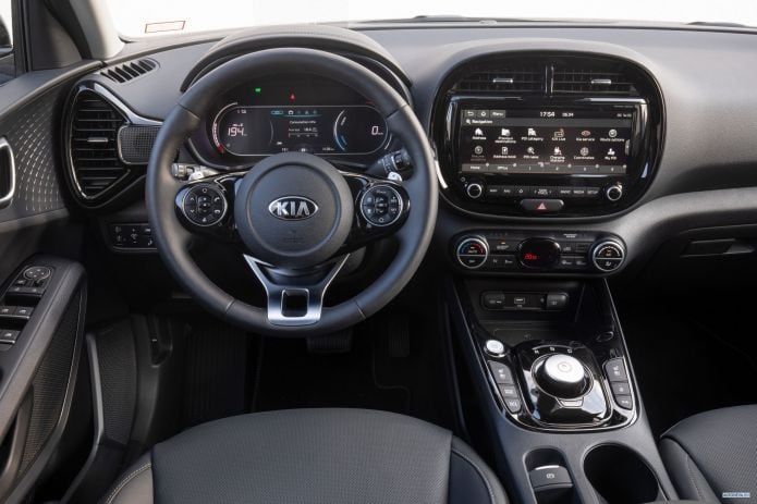 2020 Kia e-Soul - фотография 25 из 40