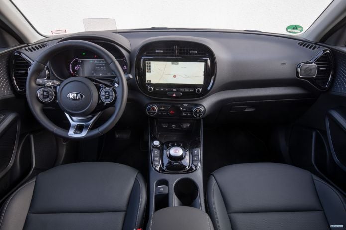 2020 Kia e-Soul - фотография 26 из 40