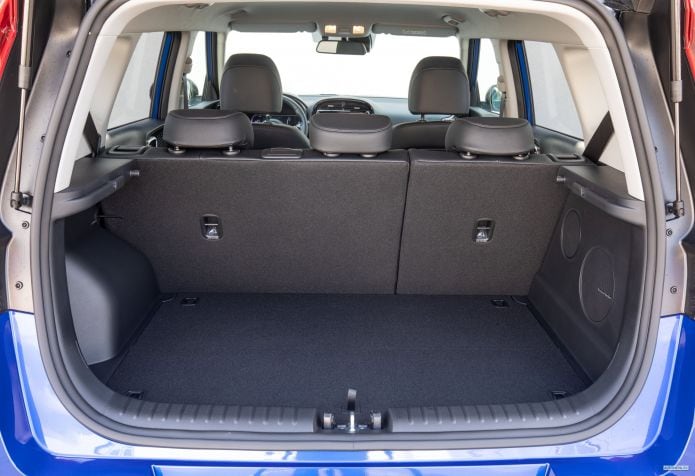 2020 Kia e-Soul - фотография 31 из 40