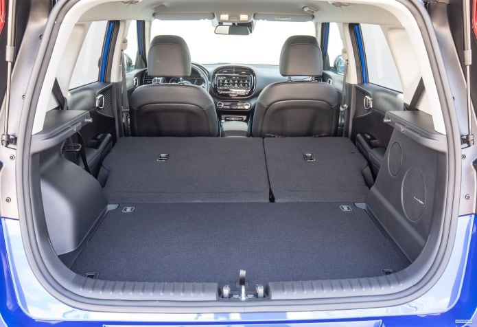 2020 Kia e-Soul - фотография 32 из 40