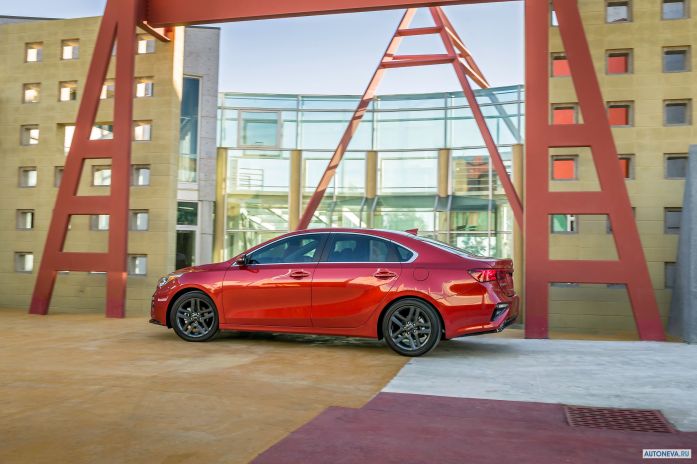 2020 Kia Forte - фотография 16 из 40