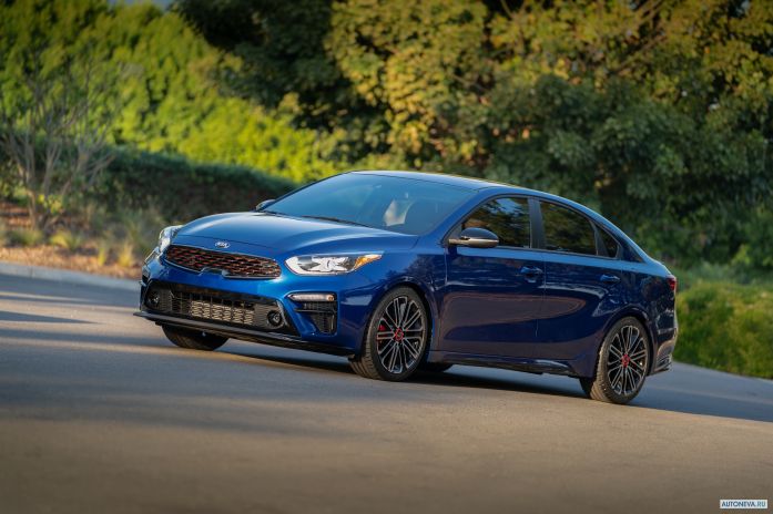 2020 Kia Forte GT - фотография 3 из 32