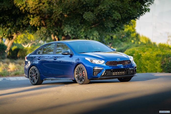 2020 Kia Forte GT - фотография 6 из 32