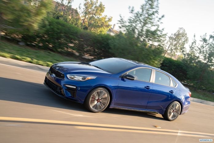 2020 Kia Forte GT - фотография 7 из 32