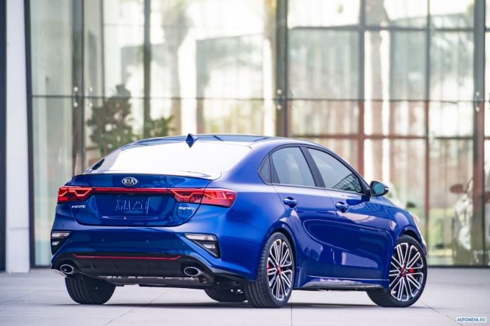 2020 Kia Forte GT - фотография 11 из 32