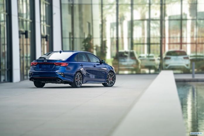 2020 Kia Forte GT - фотография 12 из 32