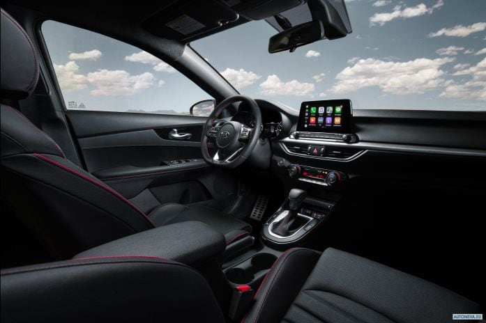 2020 Kia Forte GT - фотография 16 из 32