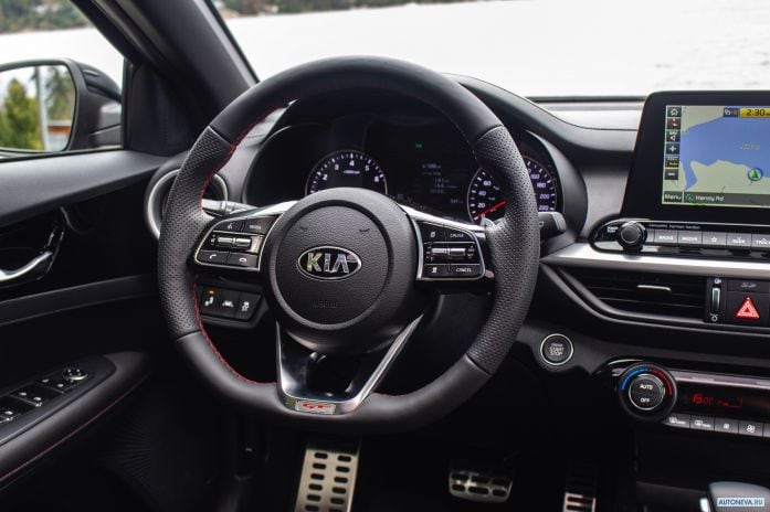 2020 Kia Forte GT - фотография 18 из 32
