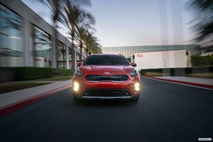 2020 Kia Niro Hybrid - фотография 1 из 40 2020 Kia Niro Hybrid - фотография 1 из 40