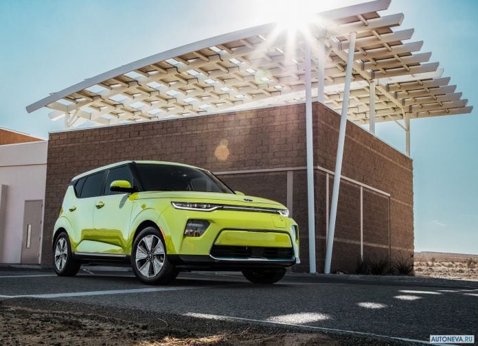 2020 Kia Soul EV - фотография 2 из 37