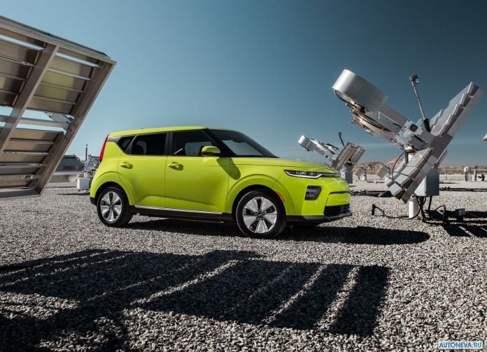 2020 Kia Soul EV - фотография 4 из 37