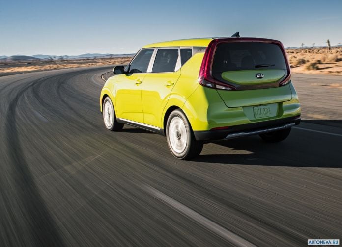 2020 Kia Soul EV - фотография 12 из 37