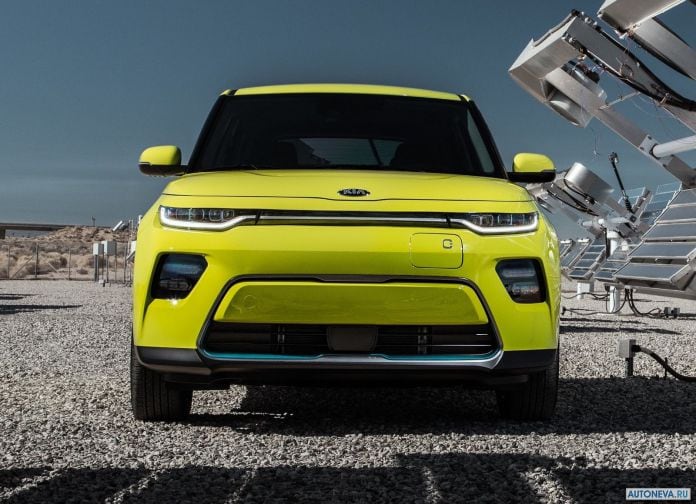 2020 Kia Soul EV - фотография 14 из 37