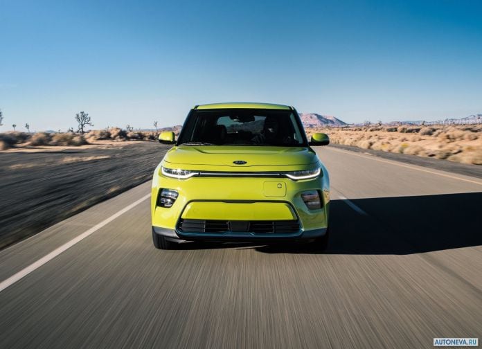 2020 Kia Soul EV - фотография 15 из 37