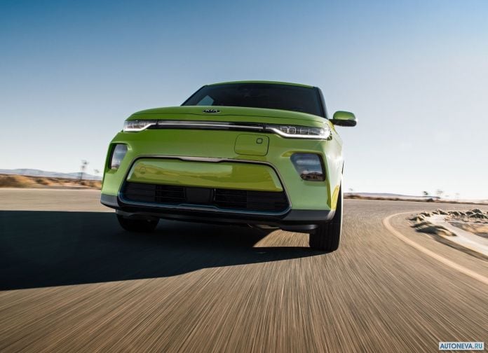 2020 Kia Soul EV - фотография 16 из 37